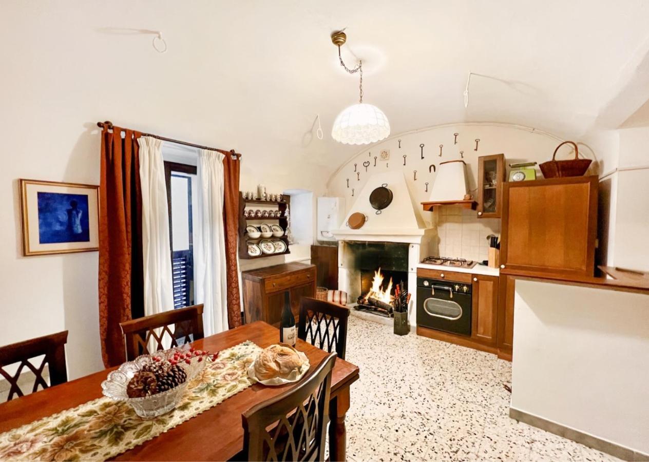 I Due Gradoni Stone House Lejlighed Pacentro Eksteriør billede